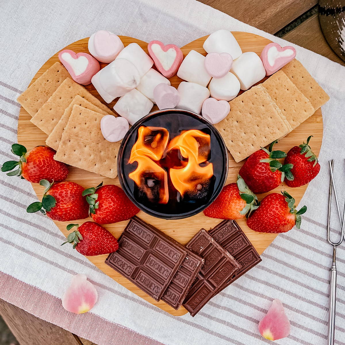 5 Valentine’s Day S'mores Trays, Charcuterie Boards & Boxes - City Bonfires