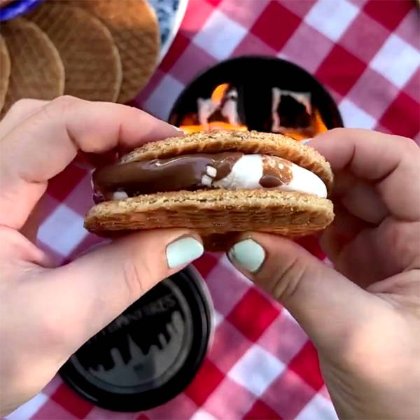 Dutch Waffle (Stroopwafel) S’mores Recipe - City Bonfires